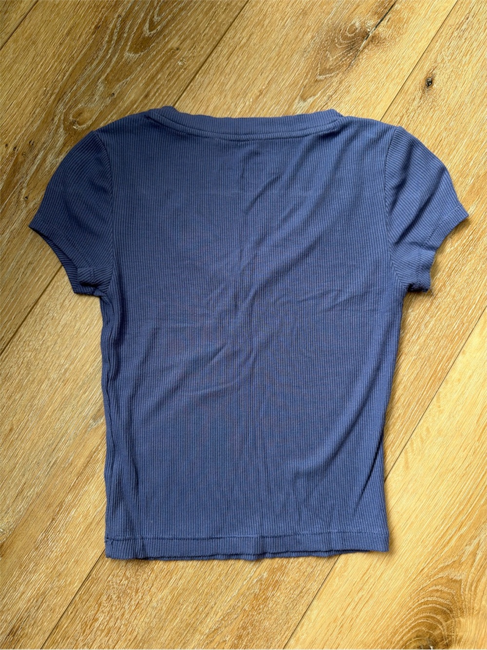 Super Soft Aéropostale XS Baby Tee Bundle • 3 Colors • Like New - Picture 6 of 8